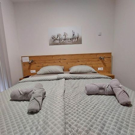 Gold Apartmani Kozarac エクステリア 写真